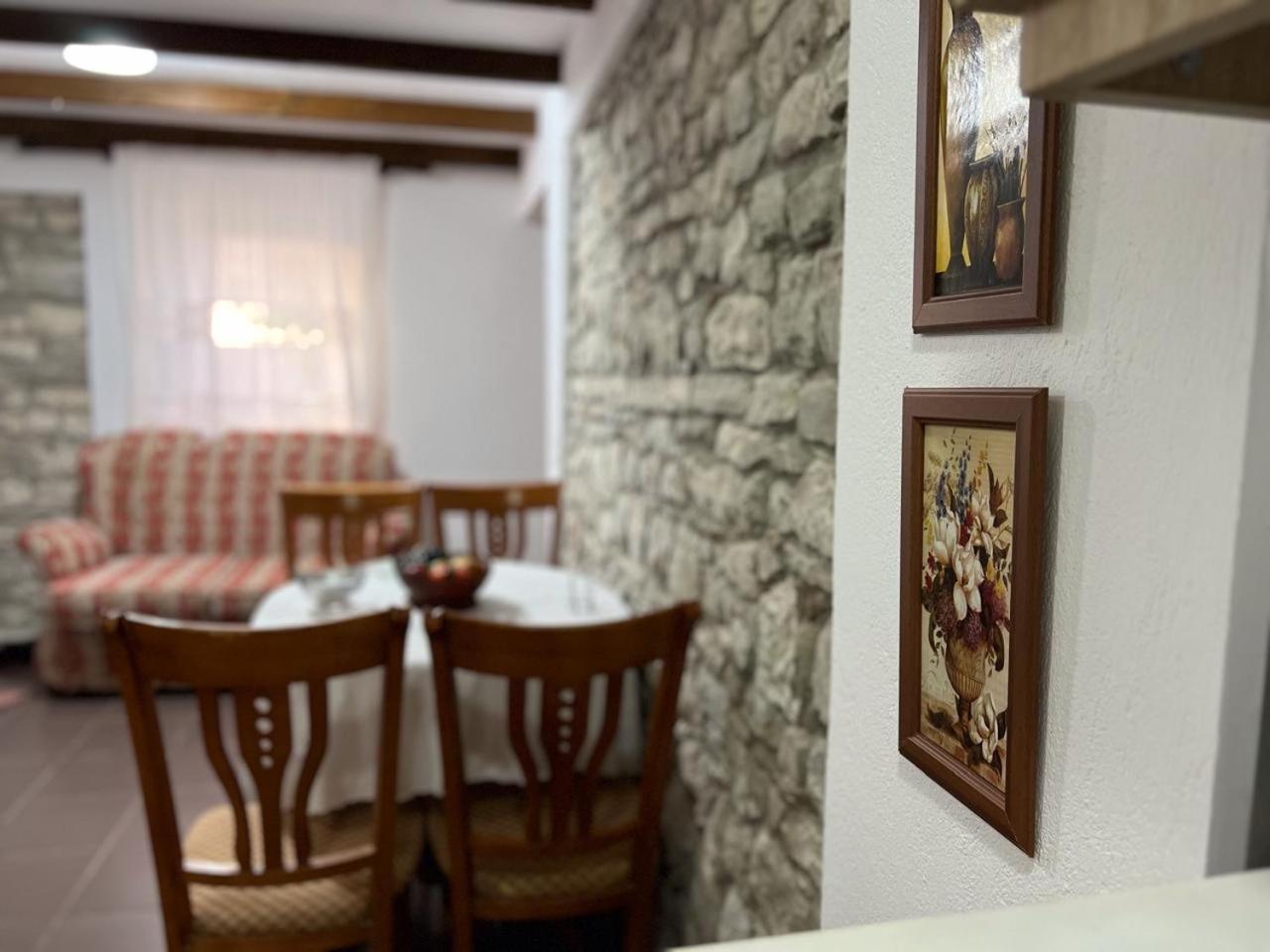 Pjetri House Ξενοδοχείο Μπεράτ Εξωτερικό φωτογραφία