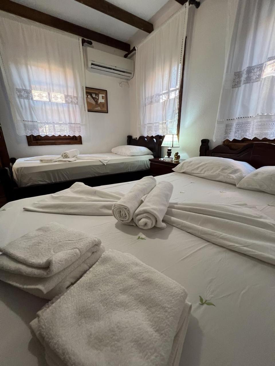 Pjetri House Ξενοδοχείο Μπεράτ Εξωτερικό φωτογραφία