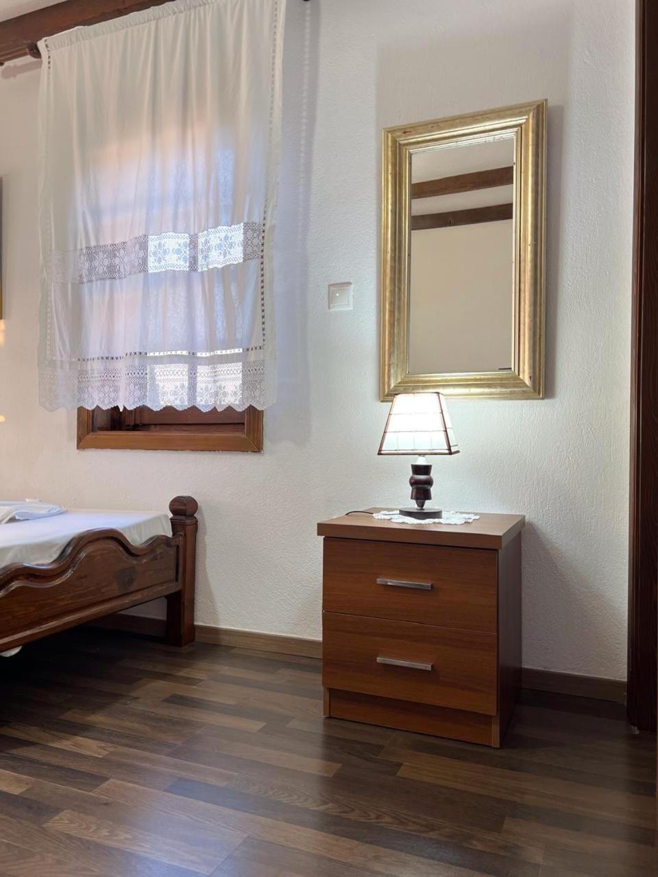Pjetri House Ξενοδοχείο Μπεράτ Εξωτερικό φωτογραφία