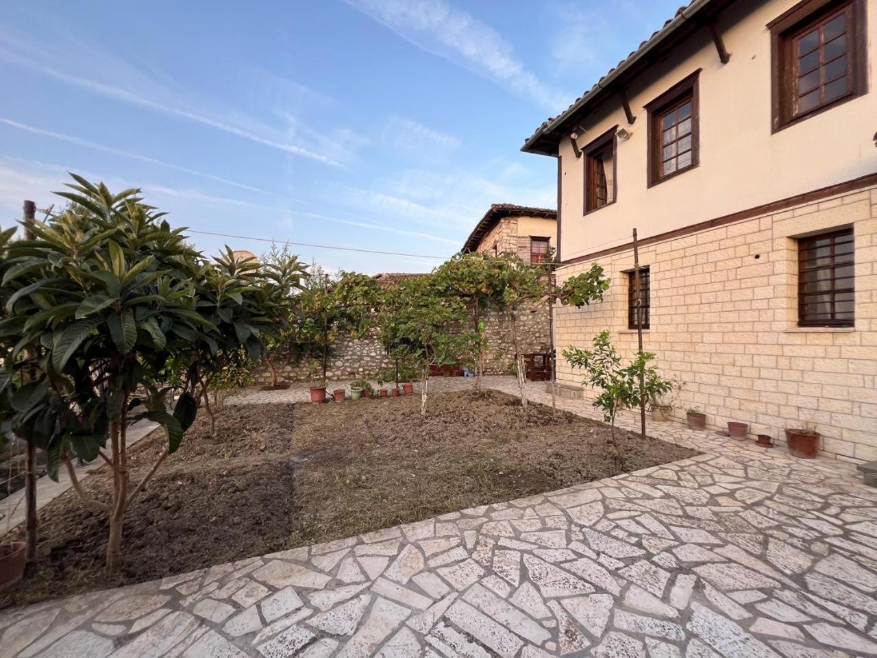 Pjetri House Ξενοδοχείο Μπεράτ Εξωτερικό φωτογραφία