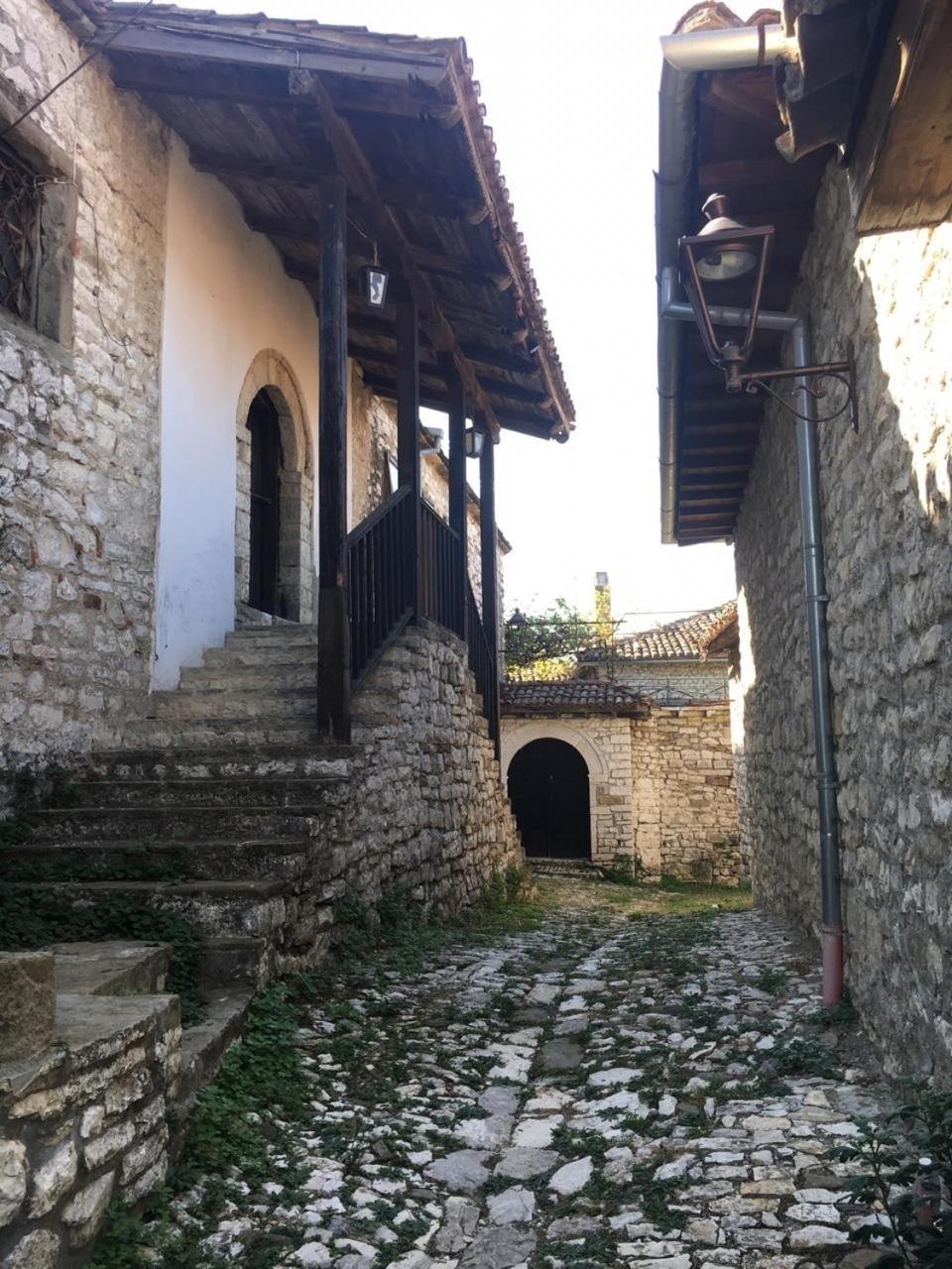 Pjetri House Ξενοδοχείο Μπεράτ Εξωτερικό φωτογραφία